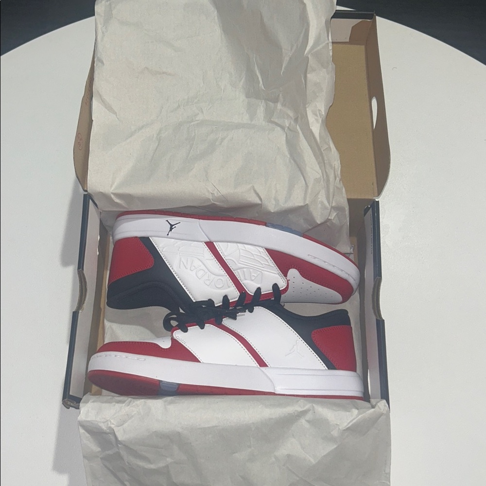 Jordan Nu Retro 1 Low “Varsity Red White Black” Youth Size 7Y - Picture 9 of 12
